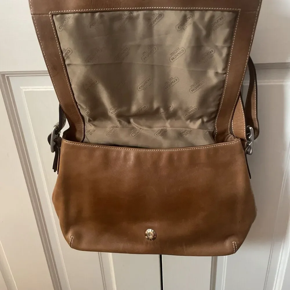 Vintage 2003 Coach Hampton Flap Shoulder Bag 9570 British Tan